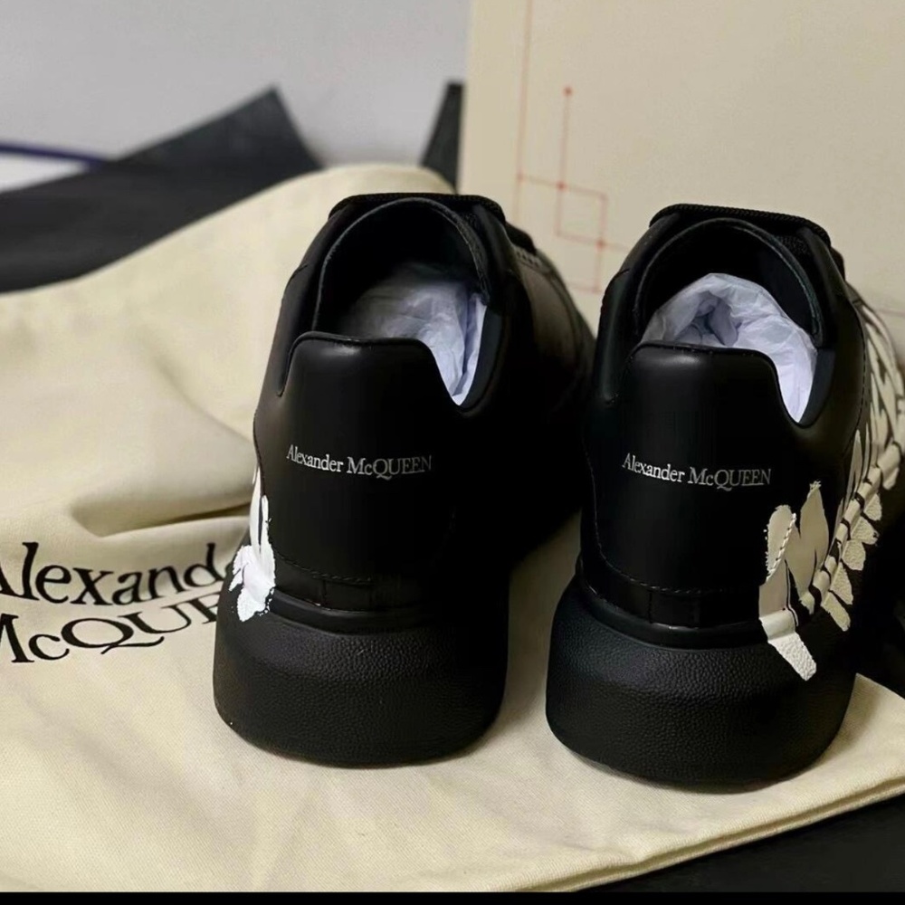 Alexander McQueen sneaker - Picture 2 of 4